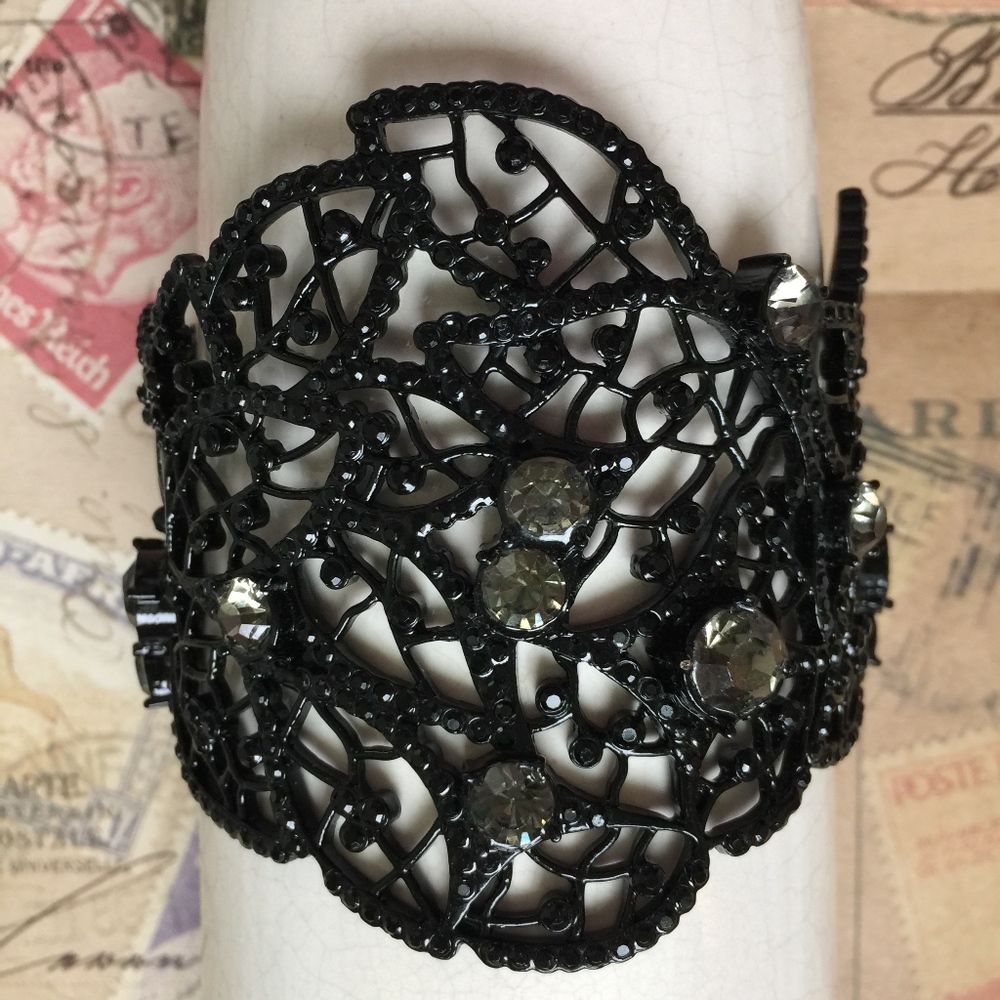 ANN TAYLOR Cuff Bracelet Rhinestones Filigree Black